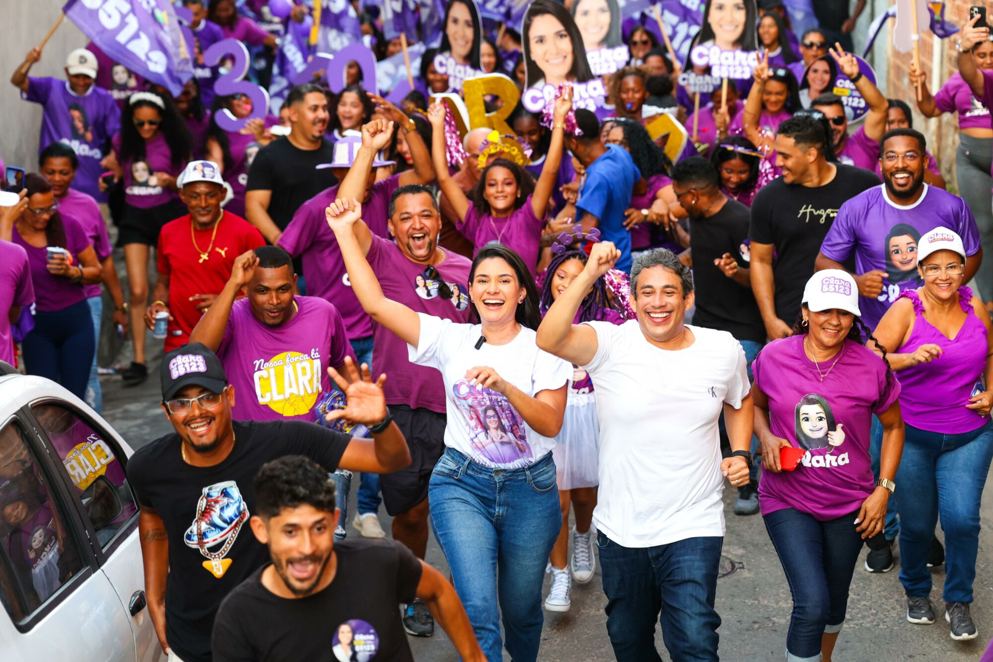 Em reta final de campanha, Clara mostra força com grande adesão da população à sua candidatura Em reta final de campanha, Clara mostra força com grande adesão da população à sua candidatura