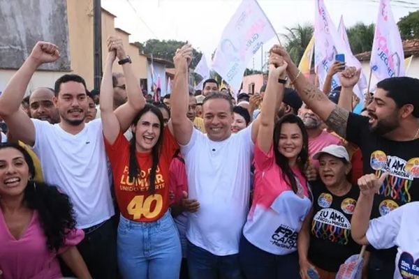 Nova pesquisa mostra liderança de Fred Campos em Paço com 56,67% Nova pesquisa mostra liderança de Fred Campos em Paço com 56,67%