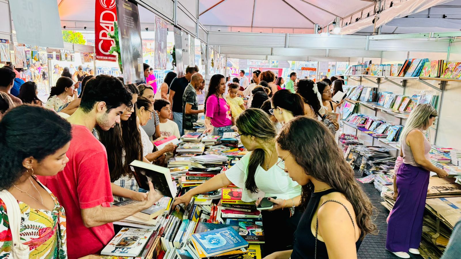 17ª Feira do Livro de São Luís encerra com balanço positivo e números expressivos 17ª Feira do Livro de São Luís encerra com balanço positivo e números expressivos