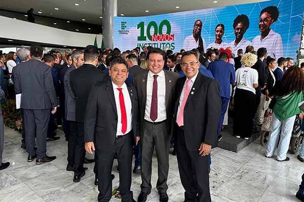 IFMA Codó Inaugura Quadra Poliesportiva com Presença do Reitor Carlos César e Lideranças Locais IFMA Codó Inaugura Quadra Poliesportiva com Presença do Reitor Carlos César e Lideranças Locais