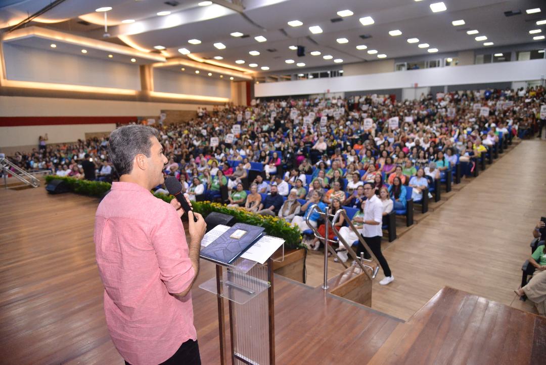 Prefeito Eduardo Braide anuncia reajuste salarial de 6,5% para professores da rede municipal de ensino durante abertura da Jornada Pedagógica 2025 Prefeito Eduardo Braide anuncia reajuste salarial de 6,5% para professores da rede municipal de ensino durante abertura da Jornada Pedagógica 2025