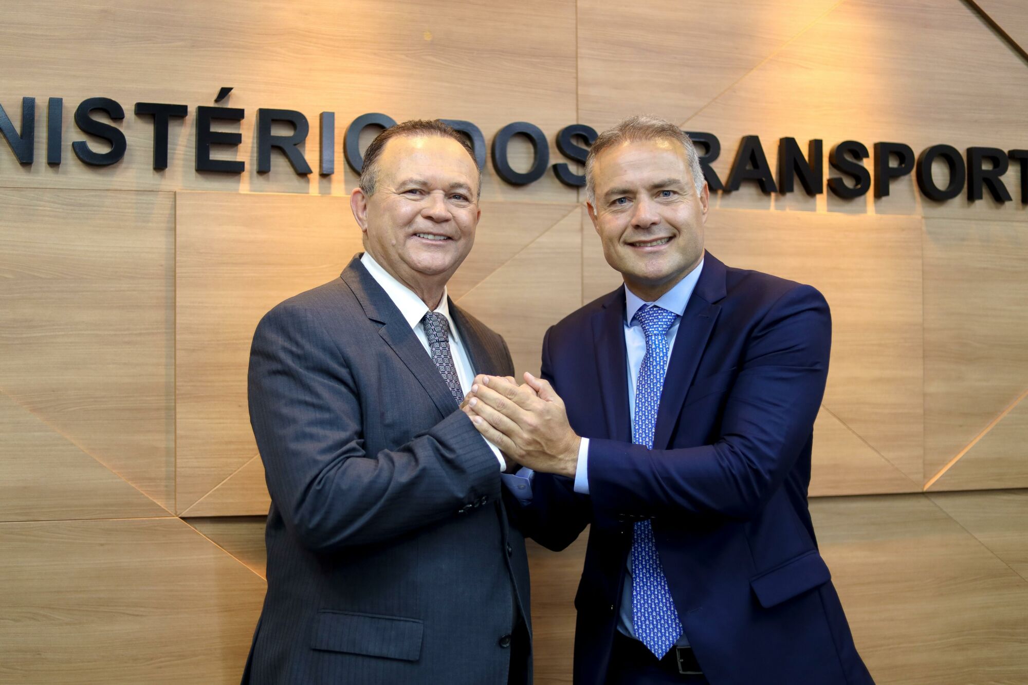 Brandão e Renan definem parceria para a requalificação da MA-014 Brandão e Renan definem parceria para a requalificação da MA-014