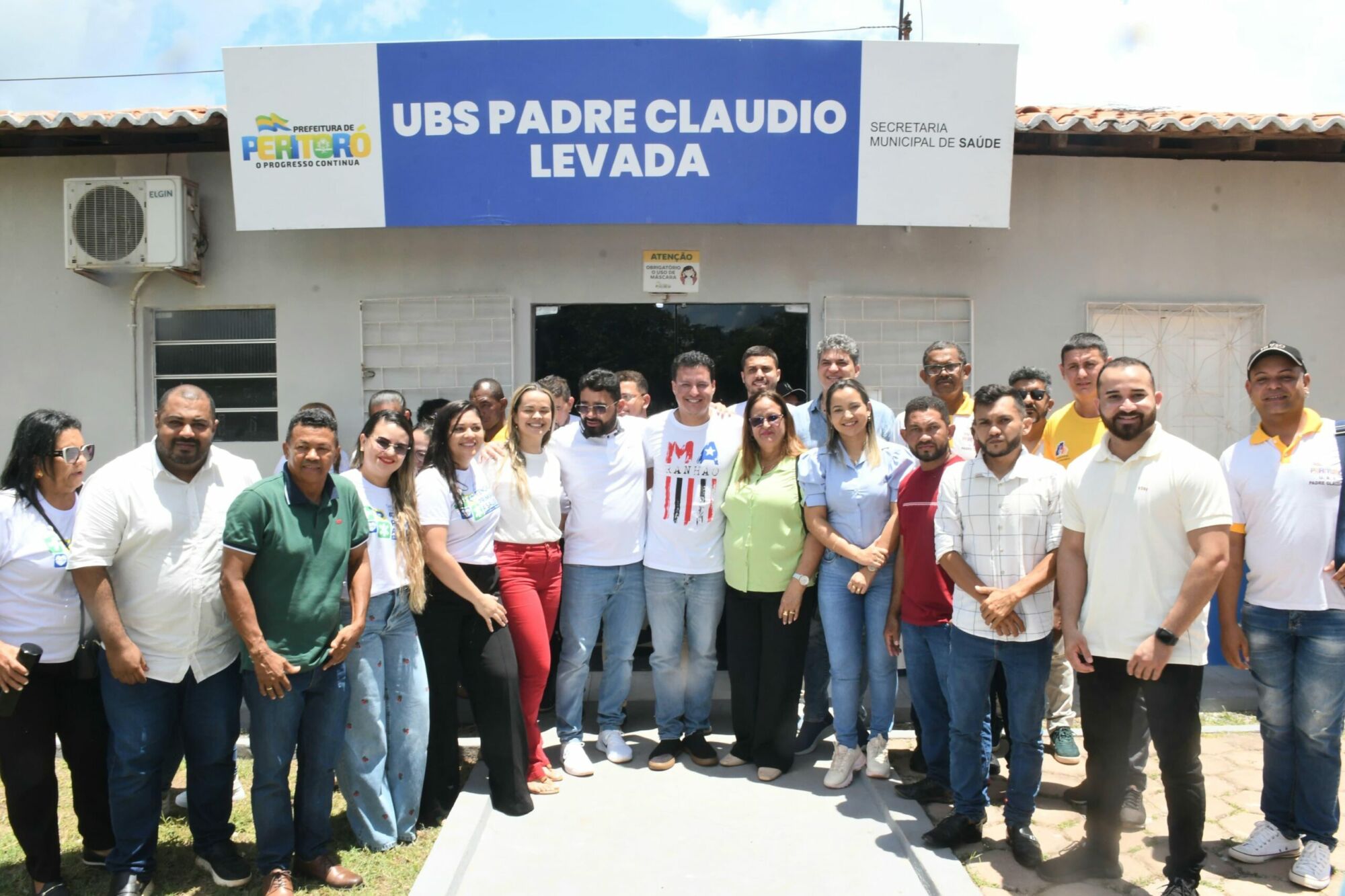 Felipe Camarão participa de entregas de obras na saúde em Peritoró
