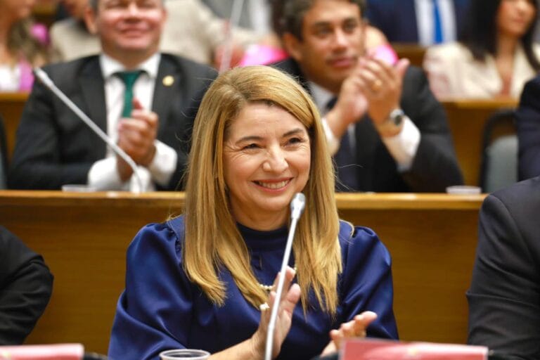 Folha de São Paulo destaca: só três mulheres presidem Assembleias Legislativas no Brasil Folha de São Paulo destaca: só três mulheres presidem Assembleias Legislativas no Brasil